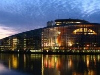 Az Európai Parlament újragondolja az online vásárlások jogszabályait